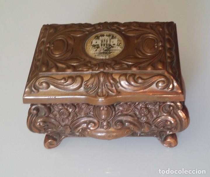 Antig&uuml;edades: Cofre-joyero de bronce - Foto 2