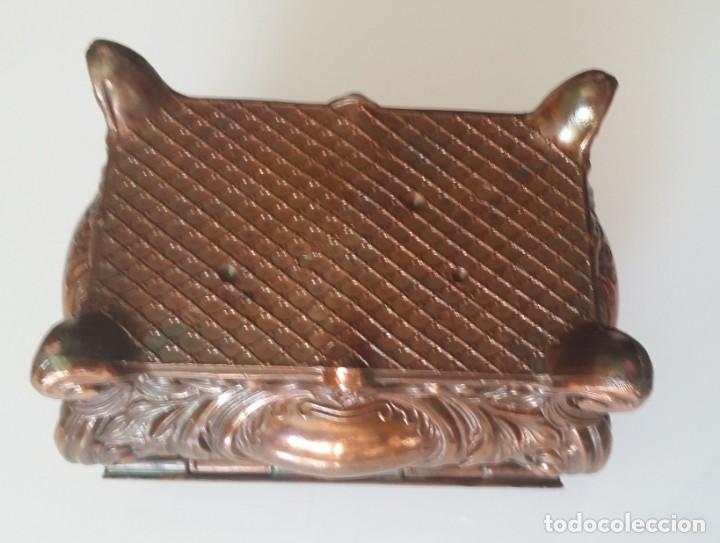 Antig&uuml;edades: Cofre-joyero de bronce - Foto 6