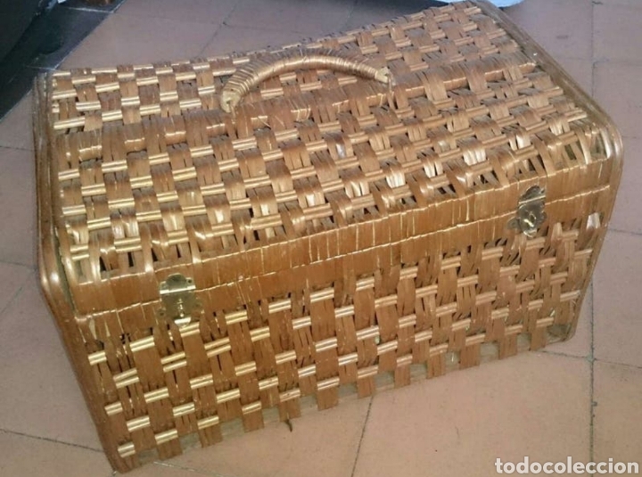 Oggetti Antichi: Bonito ba&uacute;l de mimbre antiguo