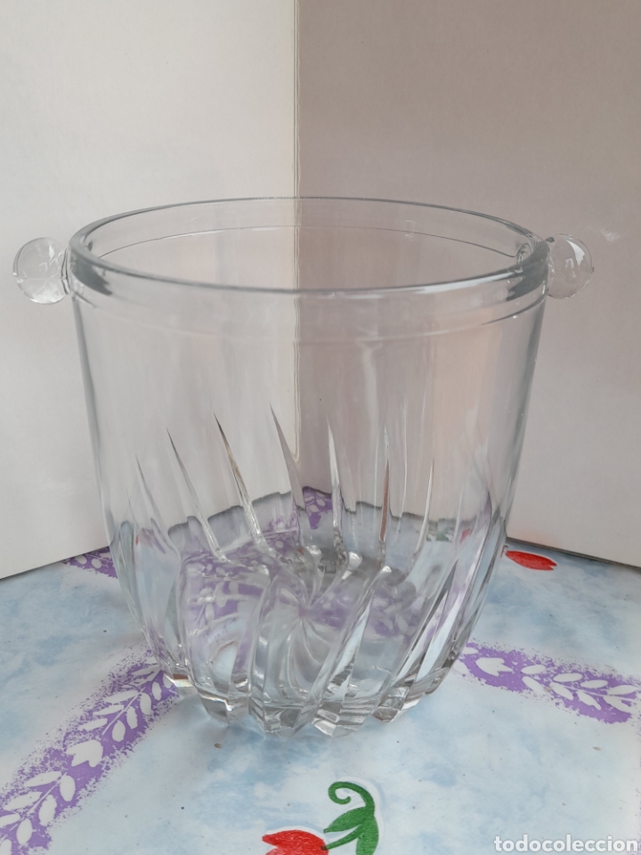 Antig&uuml;edades: CUBITERA DE CRISTAL GRUESO TALLADA