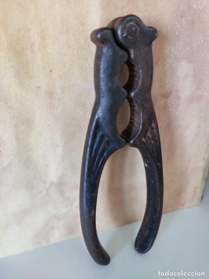 Antig&uuml;edades: ANTIGUO CASCAPI&Ntilde;ONES DE HIERRO - Foto 3