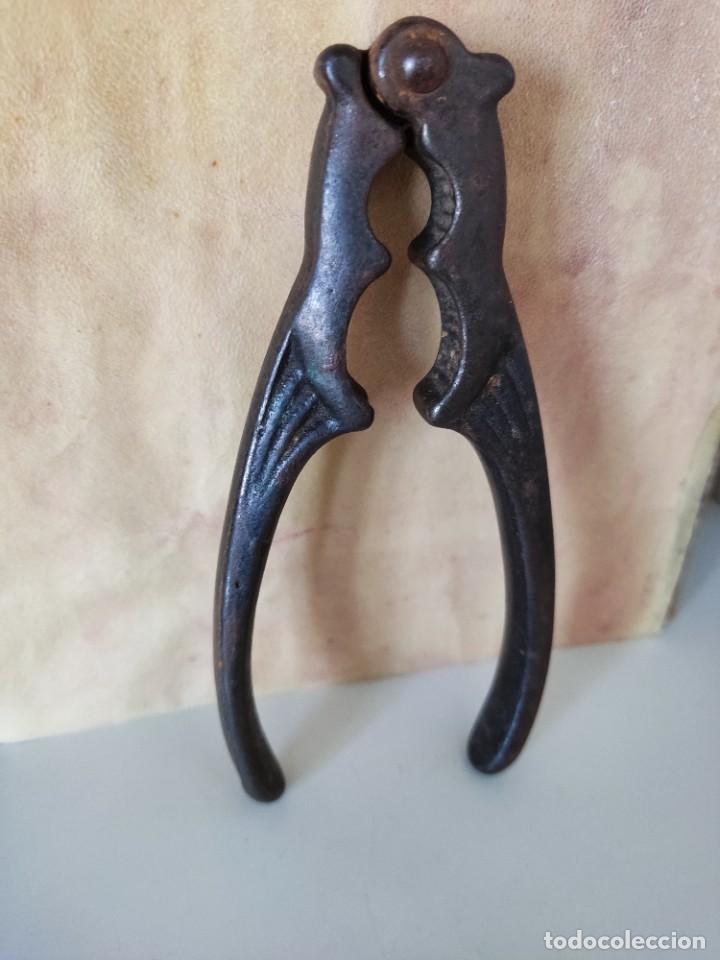 Antig&uuml;edades: ANTIGUO CASCAPI&Ntilde;ONES DE HIERRO - Foto 5