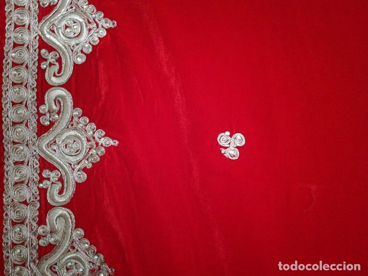 Antig&uuml;edades: CENEFA BORDADA SOBRE TERCIOPELO ROJO - Foto 4