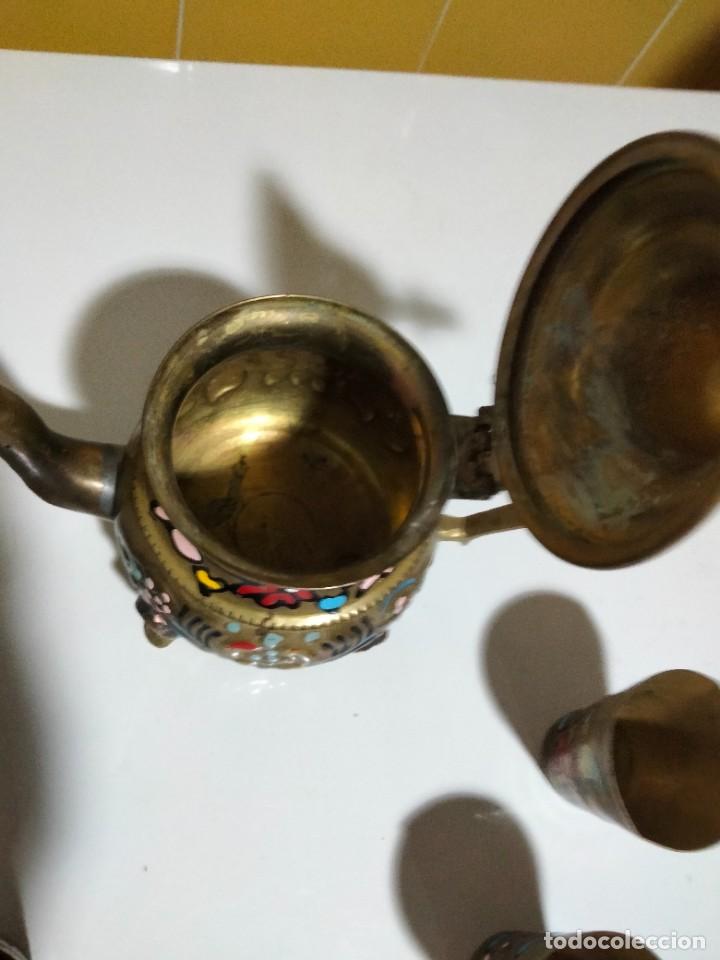 Antig&uuml;edades: tetera de bronce con cuatro vasos - Foto 7