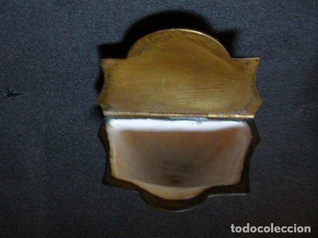 Antig&uuml;edades: Peque&ntilde;a benditera esmaltada - Foto 4