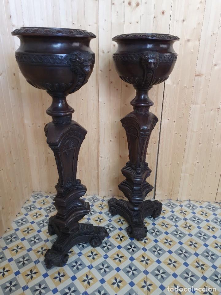 Antig&uuml;edades: PAREJA DE MACETEROS DE BRONCE AL ESTILO FRANCES S.XIX - Foto 1