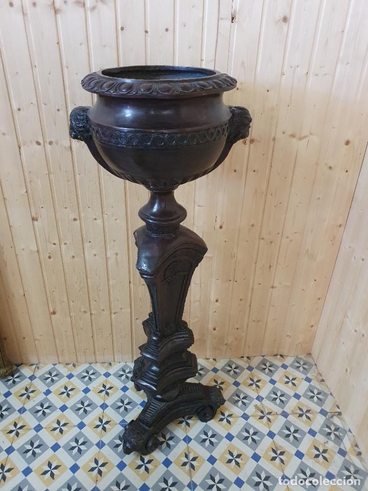 Antig&uuml;edades: PAREJA DE MACETEROS DE BRONCE AL ESTILO FRANCES S.XIX - Foto 10