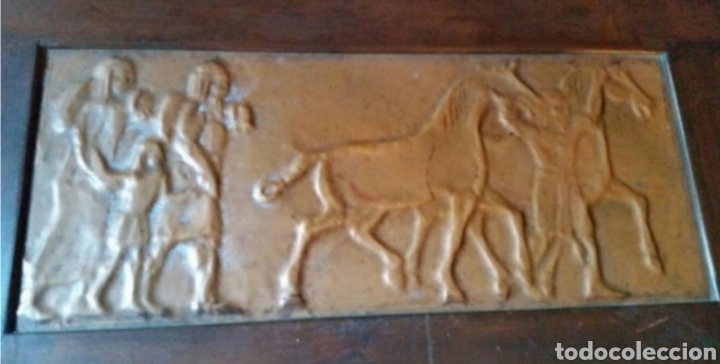 Antig&uuml;edades: ORIGINAL MESA DE MADERA Y METAL LABRADO - Foto 3