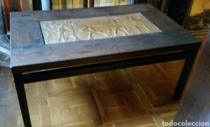 Antig&uuml;edades: ORIGINAL MESA DE MADERA Y METAL LABRADO - Foto 1