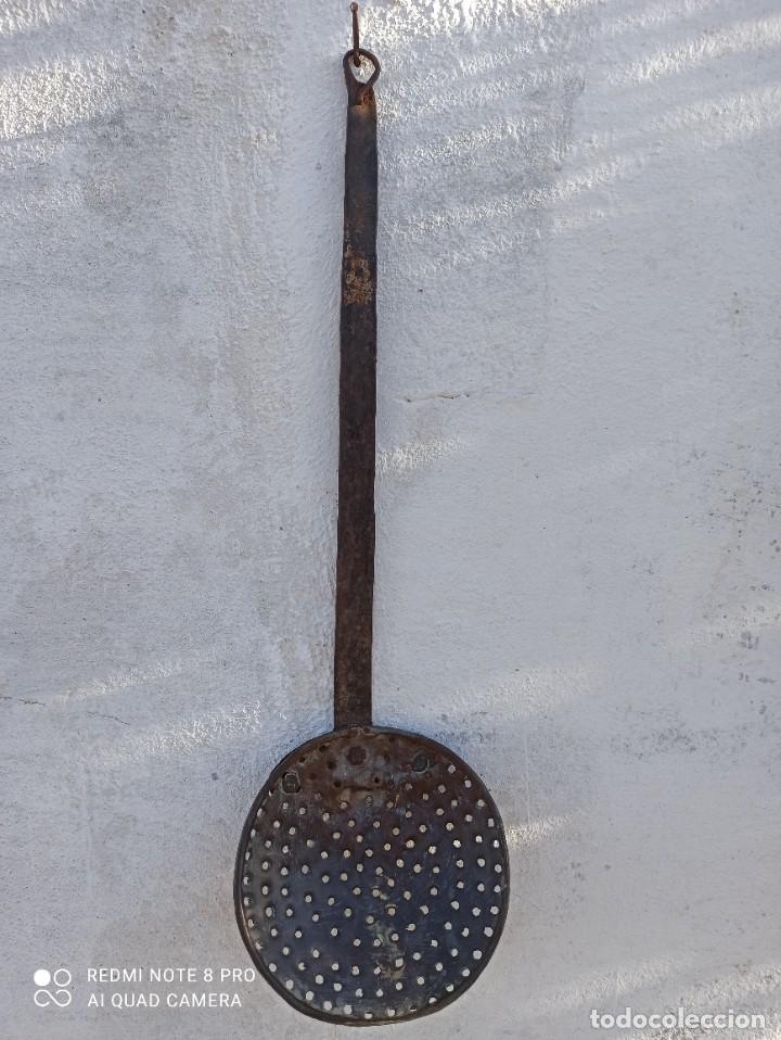 Antig&uuml;edades: Espumadera, muy antigua - Foto 1