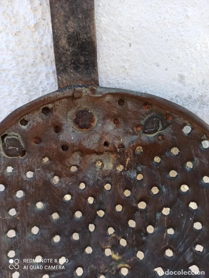 Antig&uuml;edades: Espumadera, muy antigua - Foto 7