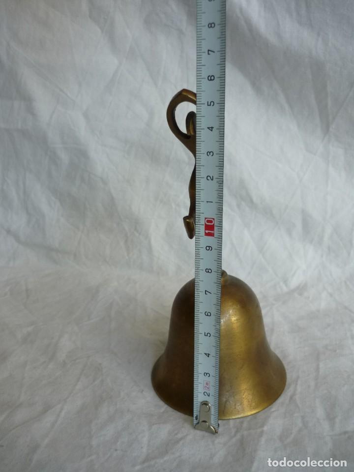 Antig&uuml;edades: Campana de sobremesa en bronce mango de bailarina - Foto 8