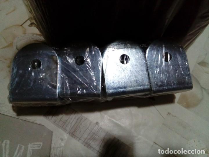 Antig&uuml;edades: patas nuevas para somier - Foto 4