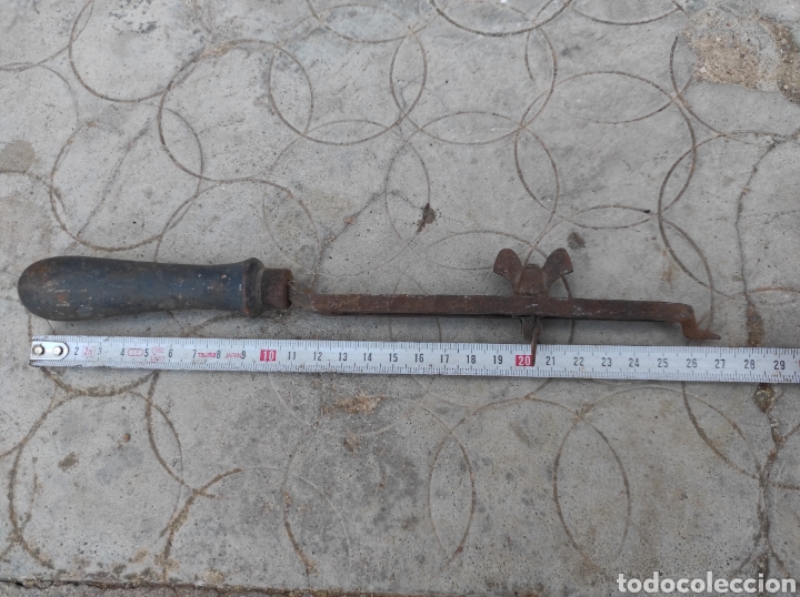 Antig&uuml;edades: Antiguo Abrelatas con Mango de Madera - Foto 11