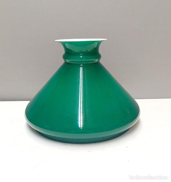 Antig&uuml;edades: GRAN TULIPA OPALINA VERDE PARA QUINQUE. - Foto 3
