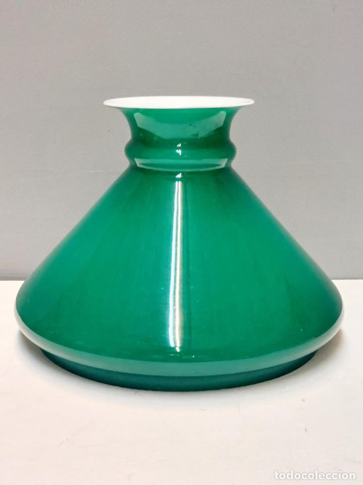 Antig&uuml;edades: GRAN TULIPA OPALINA VERDE PARA QUINQUE. - Foto 1