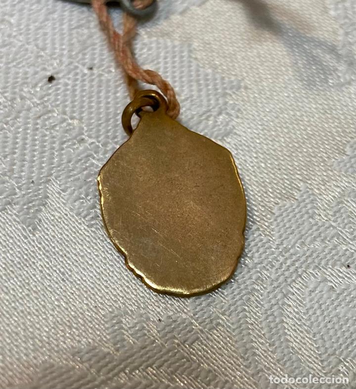 Antig&uuml;edades: 72.- Medalla Virgen de la Caridad - Foto 2