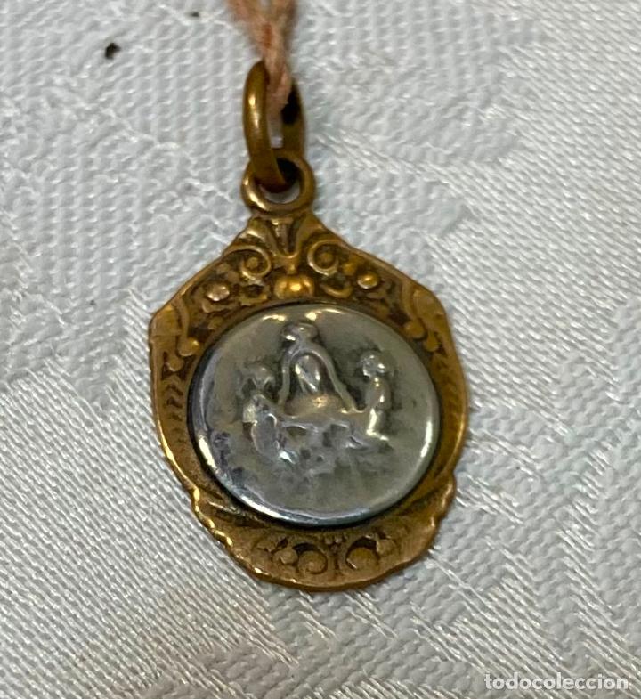 Antig&uuml;edades: 72.- Medalla Virgen de la Caridad - Foto 1