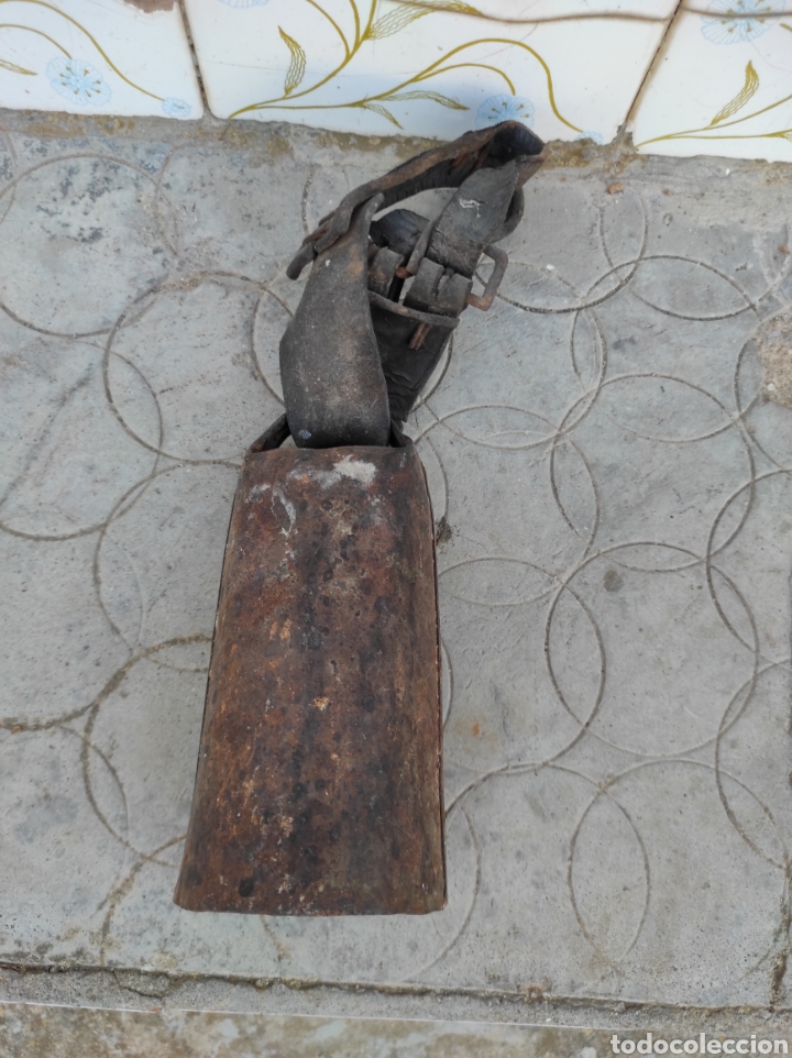 Antig&uuml;edades: Antiguo Cencerro de Ganado - Foto 2