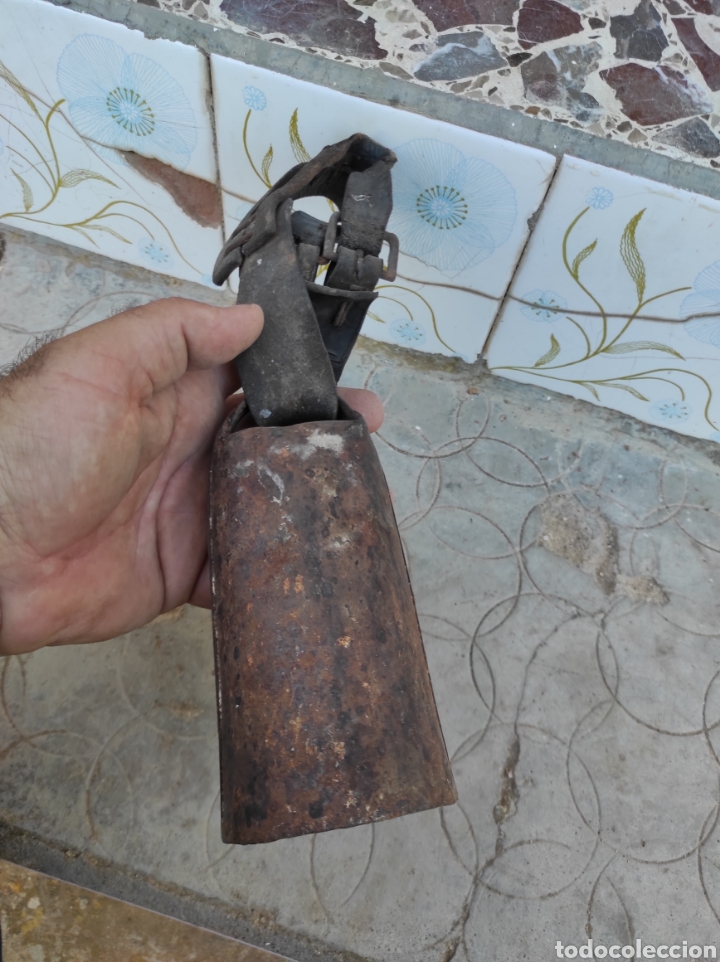 Antig&uuml;edades: Antiguo Cencerro de Ganado - Foto 3