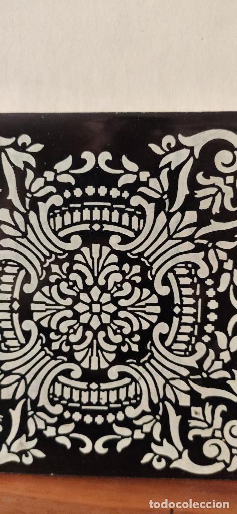 Antig&uuml;edades: Azulejo Serigrafiado. Dimensiones: 15 cm. - Foto 2