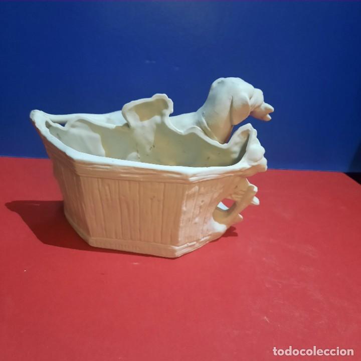 Antig&uuml;edades: Antigua perro de porcelana de biscuit - Foto 4