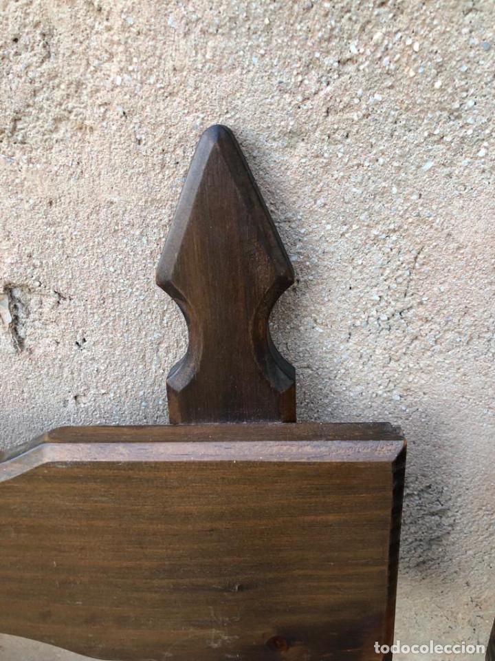 Antig&uuml;edades: LOTE 2 CABECEROS CASTELLANO DE MADERA MACIZA. - Foto 5