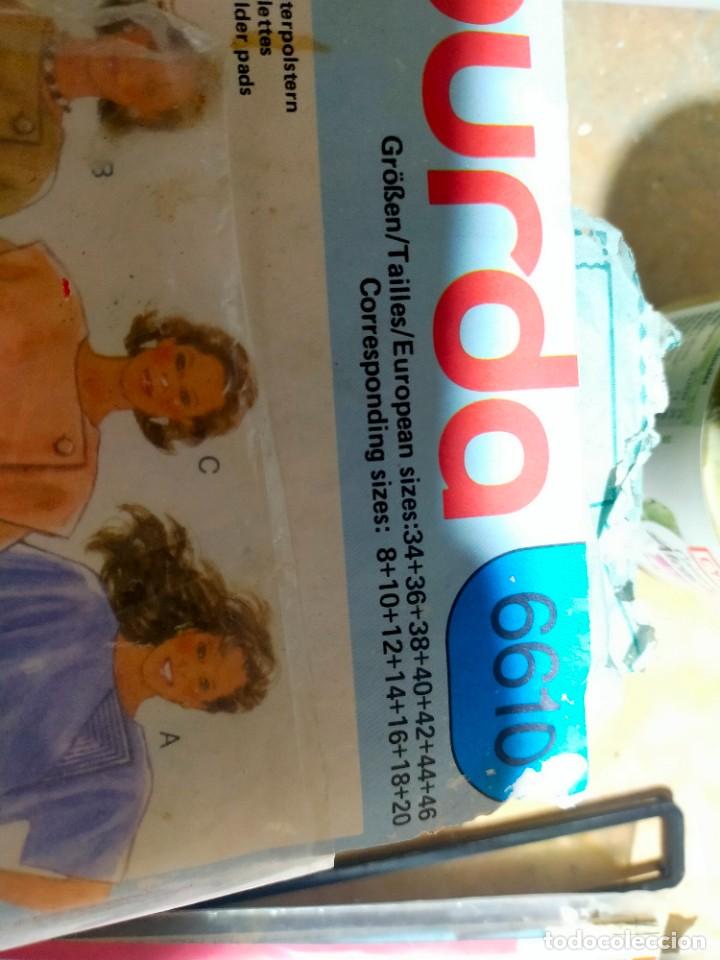 Antig&uuml;edades: Lote 9 patrones de costura para prendas y complementos - Burda - Foto 7