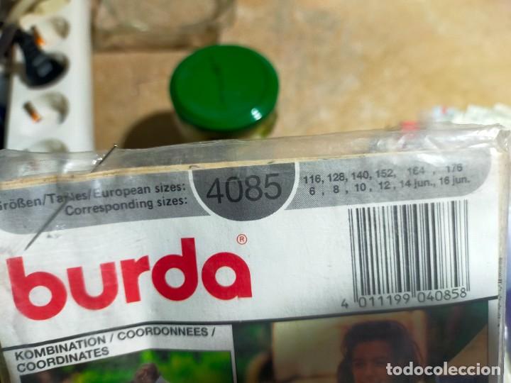 Antig&uuml;edades: Lote 9 patrones de costura para prendas y complementos - Burda - Foto 13