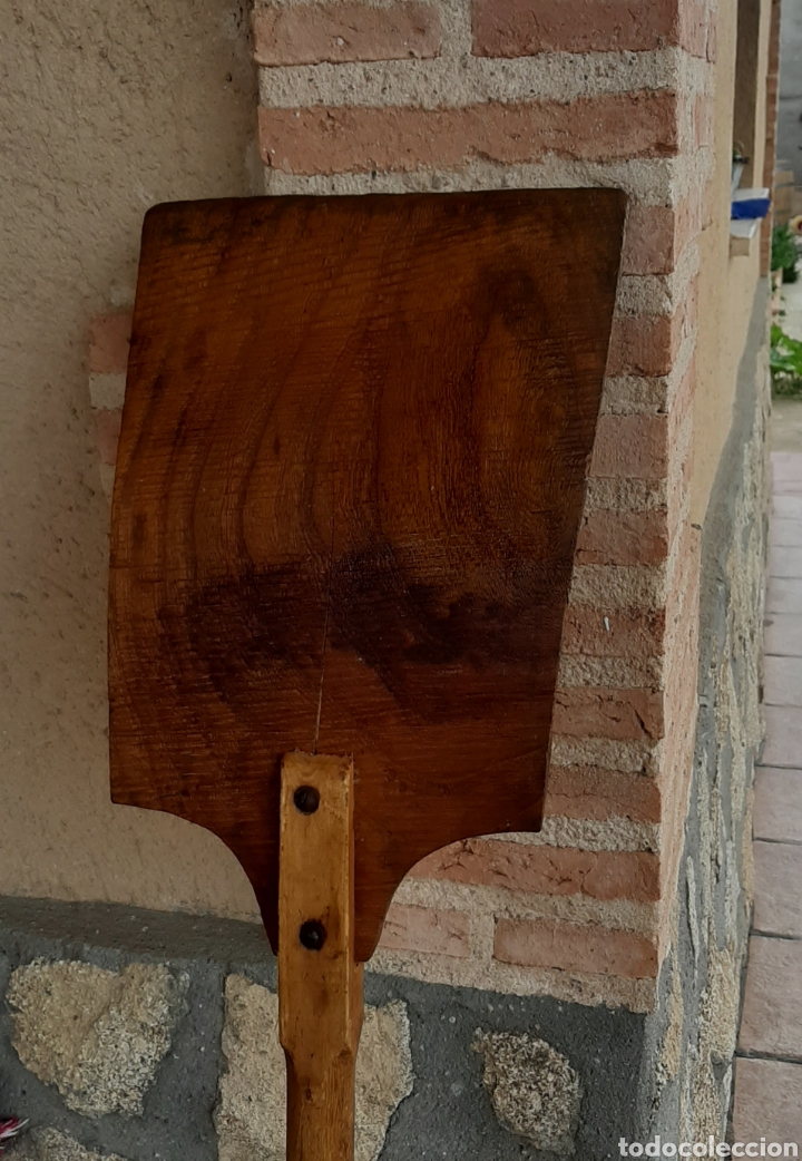 Antig&uuml;edades: Pala de madera antigua, apero de labranza - Foto 2