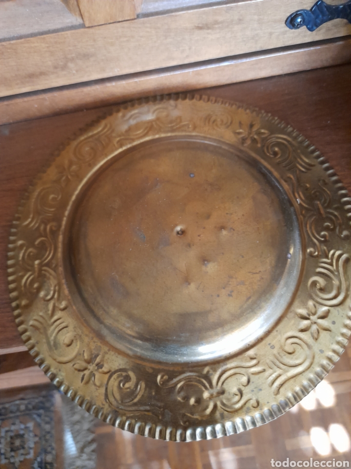 Antig&uuml;edades: Antiguo botijo de lat&oacute;n con plato - Foto 6