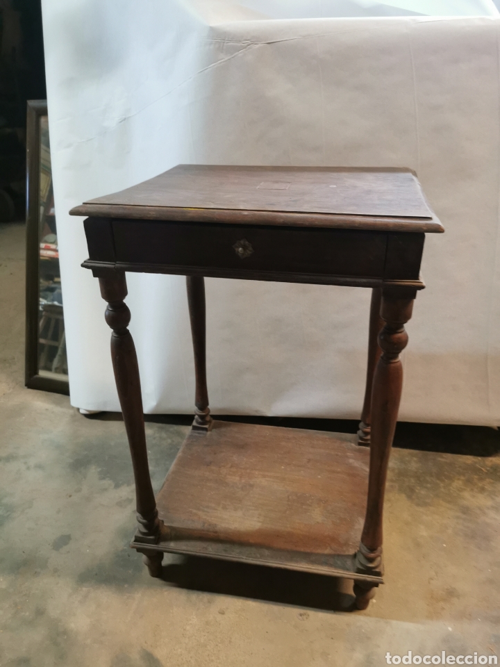 Antig&uuml;edades: Mesa auxiliar - Foto 1