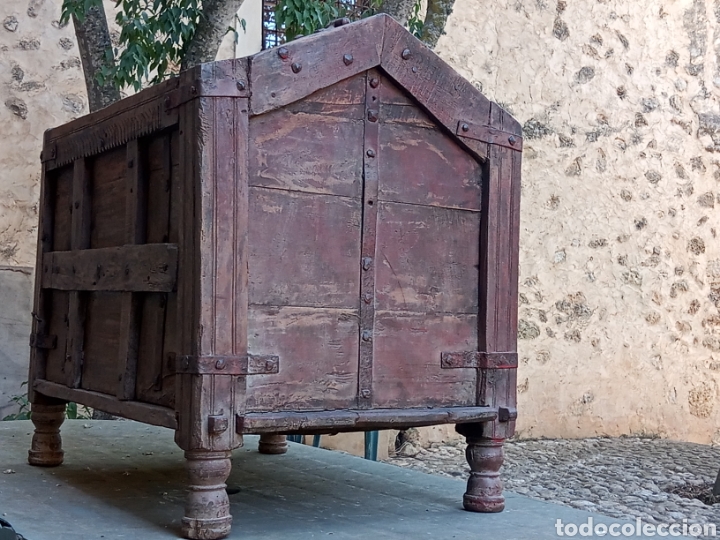 Antig&uuml;edades: Antigua arca india - Foto 3