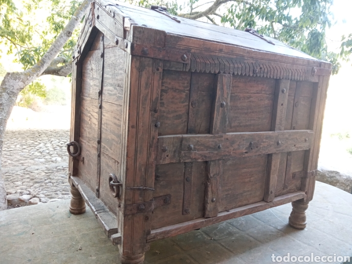Antig&uuml;edades: Antigua arca india - Foto 12