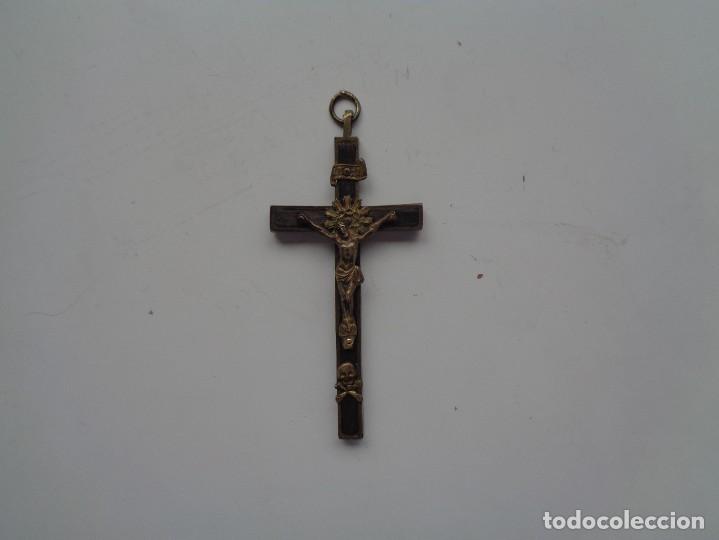 Antig&uuml;edades: ANTIQUISIMA CRUZ EN MADERA Y BRONCE - Foto 1