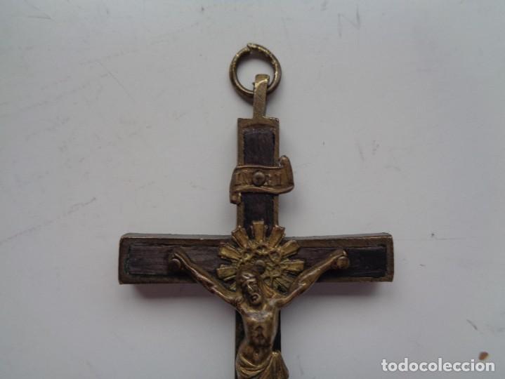 Antig&uuml;edades: ANTIQUISIMA CRUZ EN MADERA Y BRONCE - Foto 3