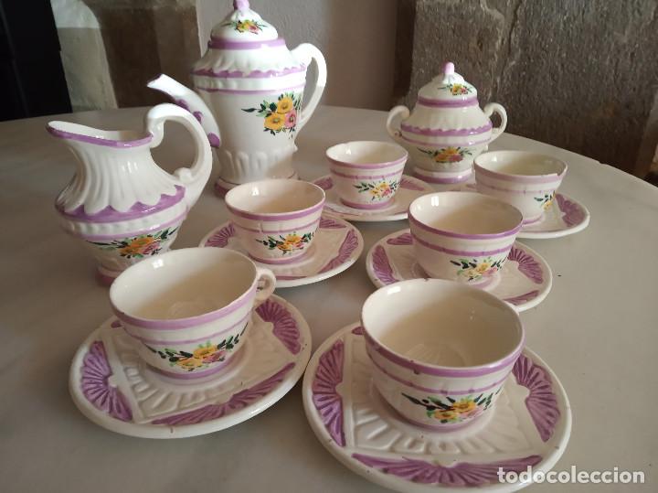 Antig&uuml;edades: ANTIGUO JUEGO DE CAFE , 6 TAZAS, 6 PLATOS, LECHERA, AZUCARERA Y CAFETERA.