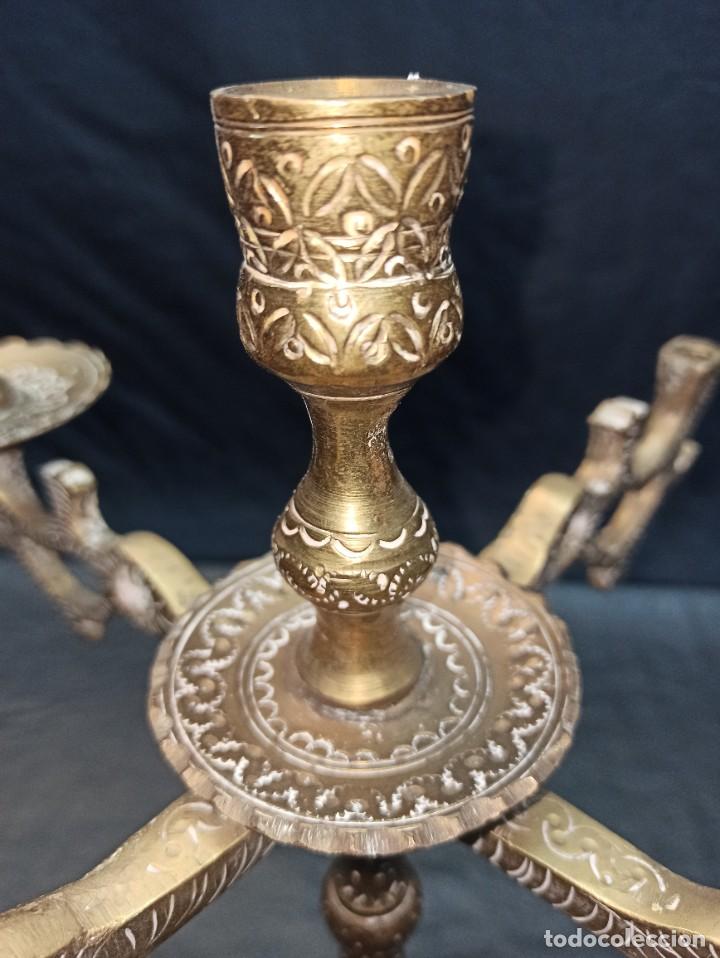 Antig&uuml;edades: Excelente portavelas de bronce. Candelabro. Centro - Foto 3