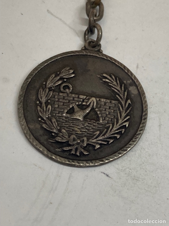 Antig&uuml;edades: Llavero de plata 1949 - Foto 2