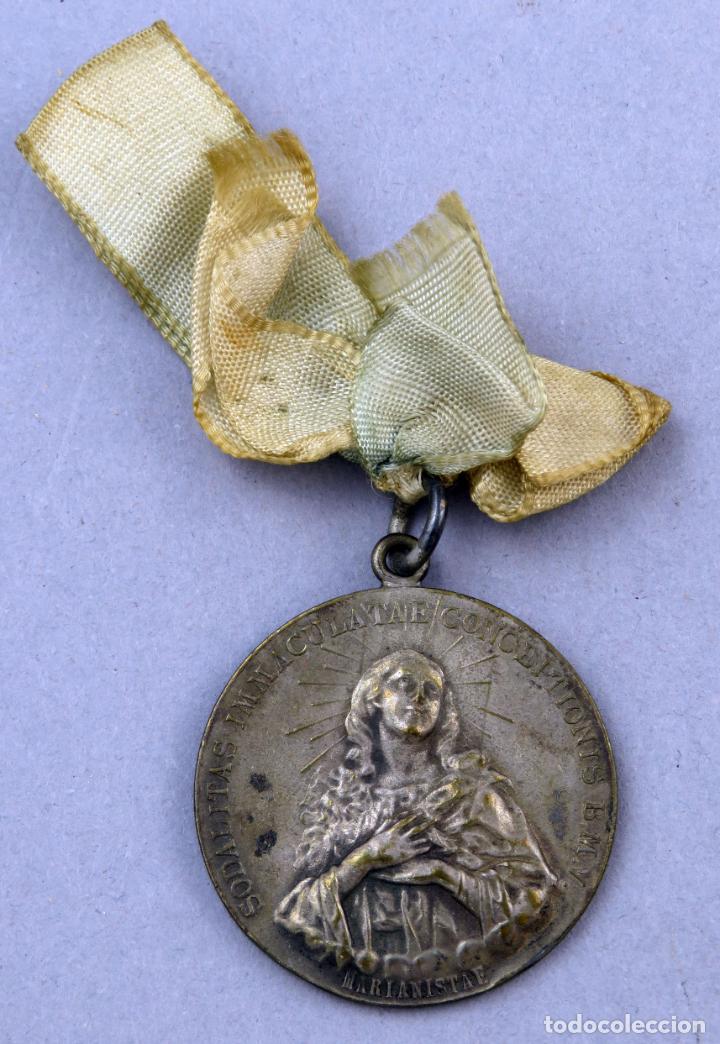 Antig&uuml;edades: Medalla Inmaculada Marianista con cinta - Foto 2
