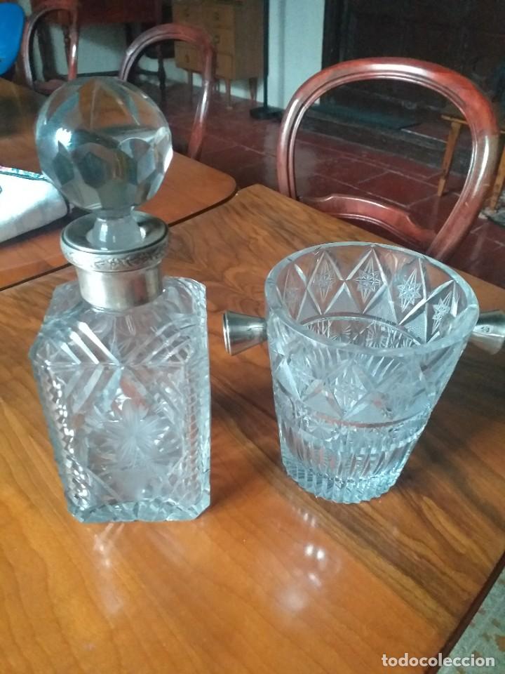 Antig&uuml;edades: Licorera y cubitera con detalles en plata de ley - Foto 1