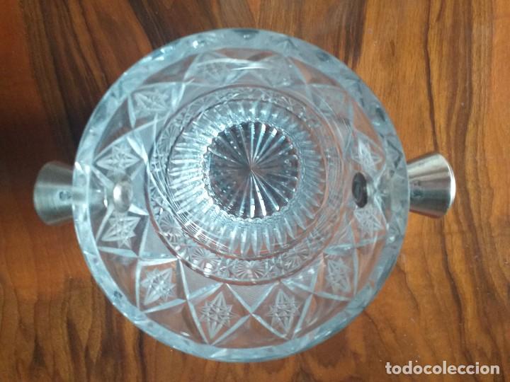 Antig&uuml;edades: Licorera y cubitera con detalles en plata de ley - Foto 2