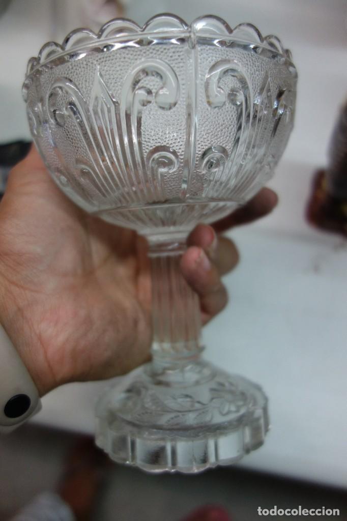 Antig&uuml;edades: COPA DE CRISTAL PRENSADO PARA HELADO - Foto 2
