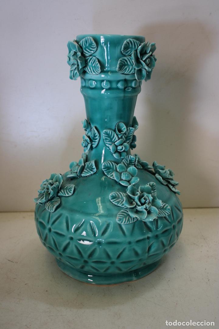 Antig&uuml;edades: jarron azul de manises - Foto 1