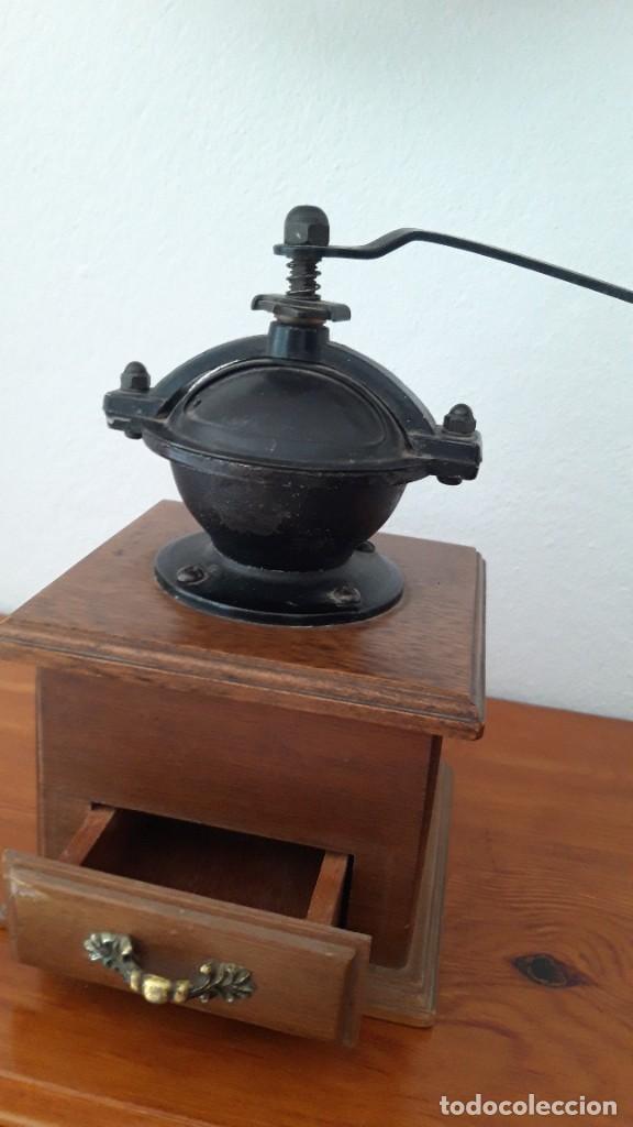 Antig&uuml;edades: Molinillo de caf&eacute; antiguo - Foto 2