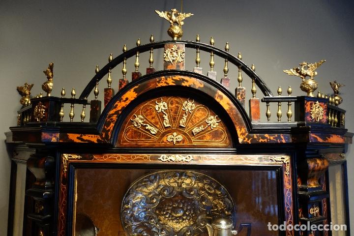 Antig&uuml;edades: Mueble vajillero de carey - Foto 1