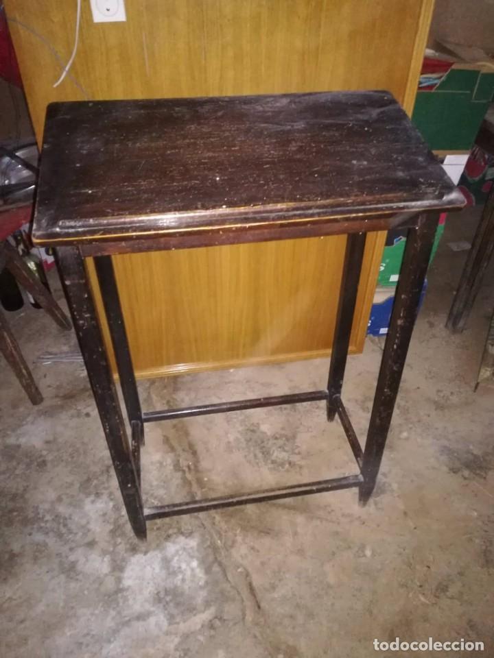 Antig&uuml;edades: pie atril madera fijo - Foto 1