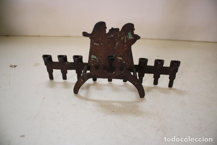 Antig&uuml;edades: candelabro chanuka de bronce y esmalte - Foto 2