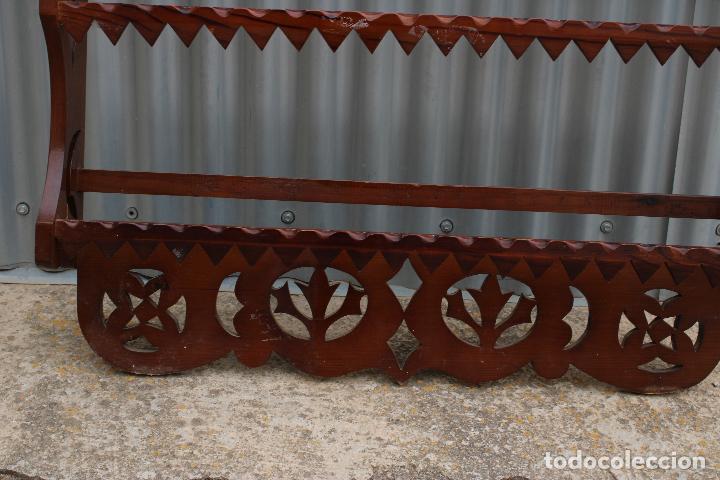 Antig&uuml;edades: platera repisa en madera - Foto 6