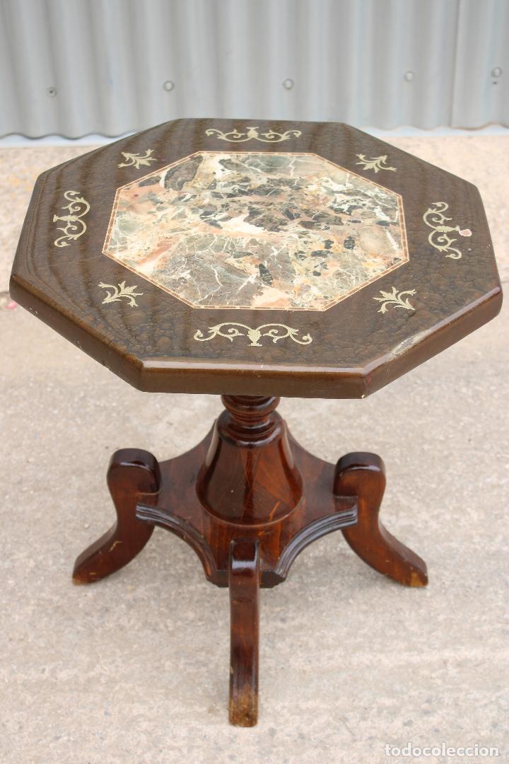 Antig&uuml;edades: top de mesa oct&aacute;gono en madera simil marmol - Foto 1